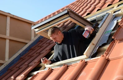 Pose de fenêtres de toit Velux à Camlez